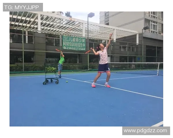 深圳网球队边路渗透战术解析与实战应用探讨