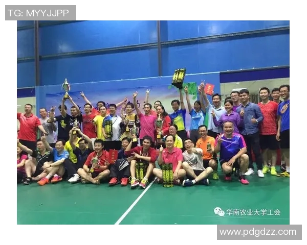 赛后复盘上海羽毛球队与广州羽毛球队的表现分析与状态对比 赛后复盘上海羽毛球队与广州羽毛球队的表现分析与状态对比