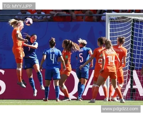 意大利女足与荷兰女足激战正酣谁能在欧洲赛场脱颖而出