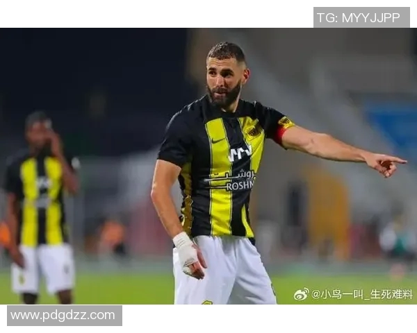 本泽马的传奇之路：从青涩少年到世界足坛巨星的蜕变与辉煌