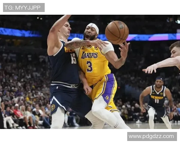 湖人掘金对决精彩纷呈球迷热议抓饭文化与比赛魅力 湖人掘金对决精彩纷呈球迷热议抓饭文化与比赛魅力