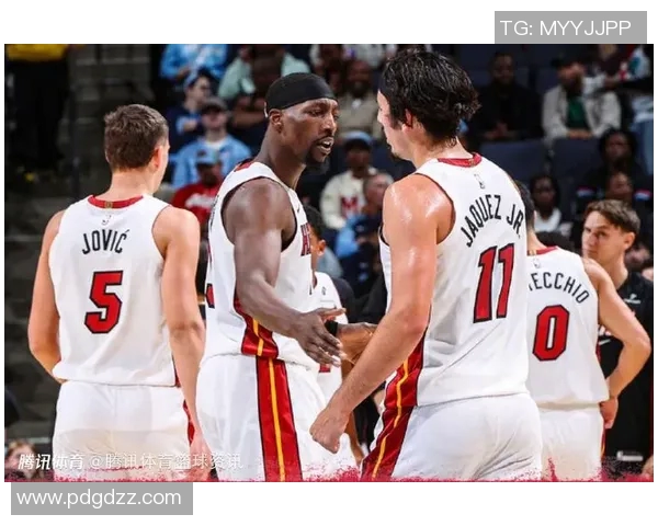 热火与尼克斯激战50分钟经典对决再掀篮球热潮 热火与尼克斯激战50分钟经典对决再掀篮球热潮