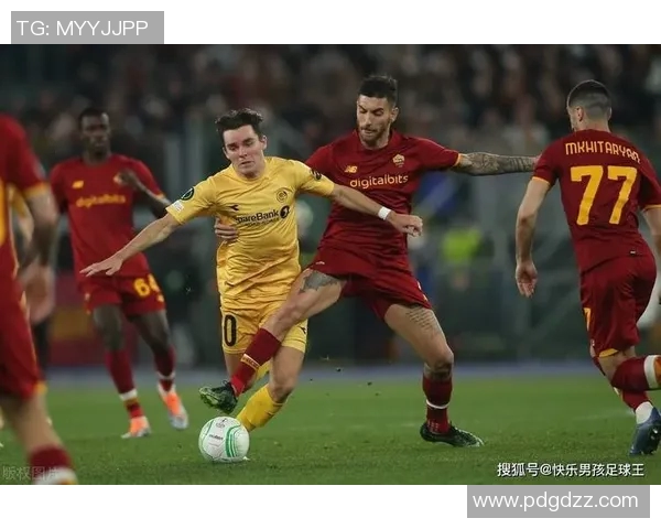 熊本深红与福冈山峰的激烈对决展现足球魅力与团队精神 熊本深红与福冈山峰的激烈对决展现足球魅力与团队精神