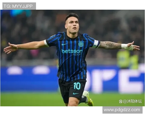 劳塔罗在绿茵场上的崛起与挑战：从天才少年到足球巨星的奋斗之路